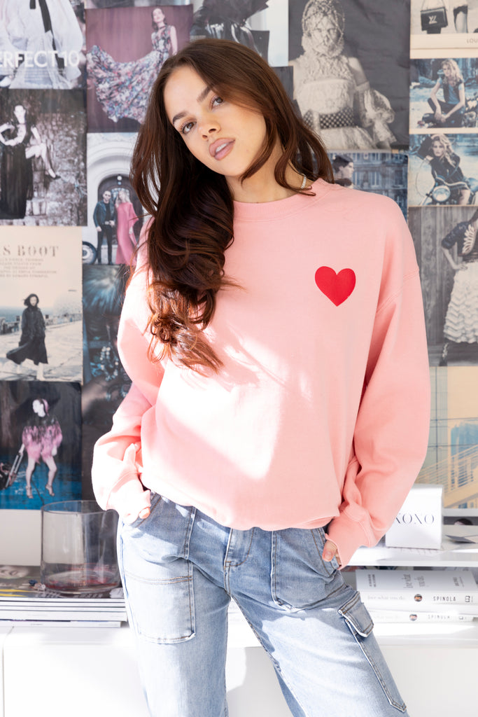 Love Sweetheart Graphic Sweatshirt - fab'rik