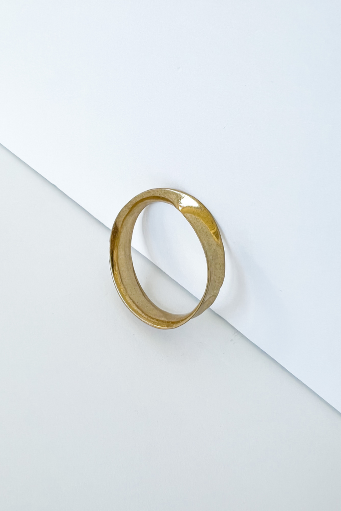 Lyla Bangle Twist Bracelet - fab'rik
