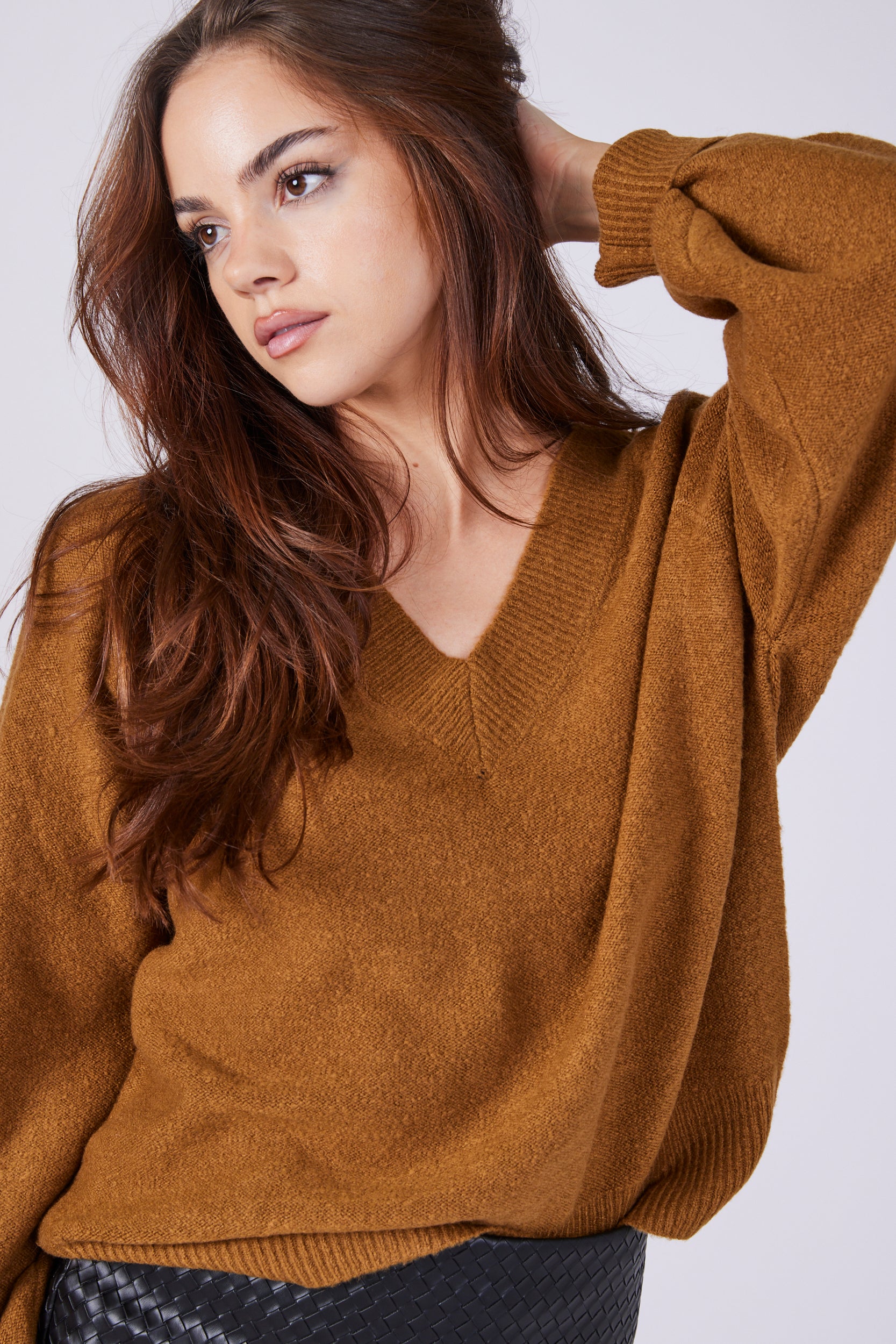 Cruz V Neck Sweater - fab'rik