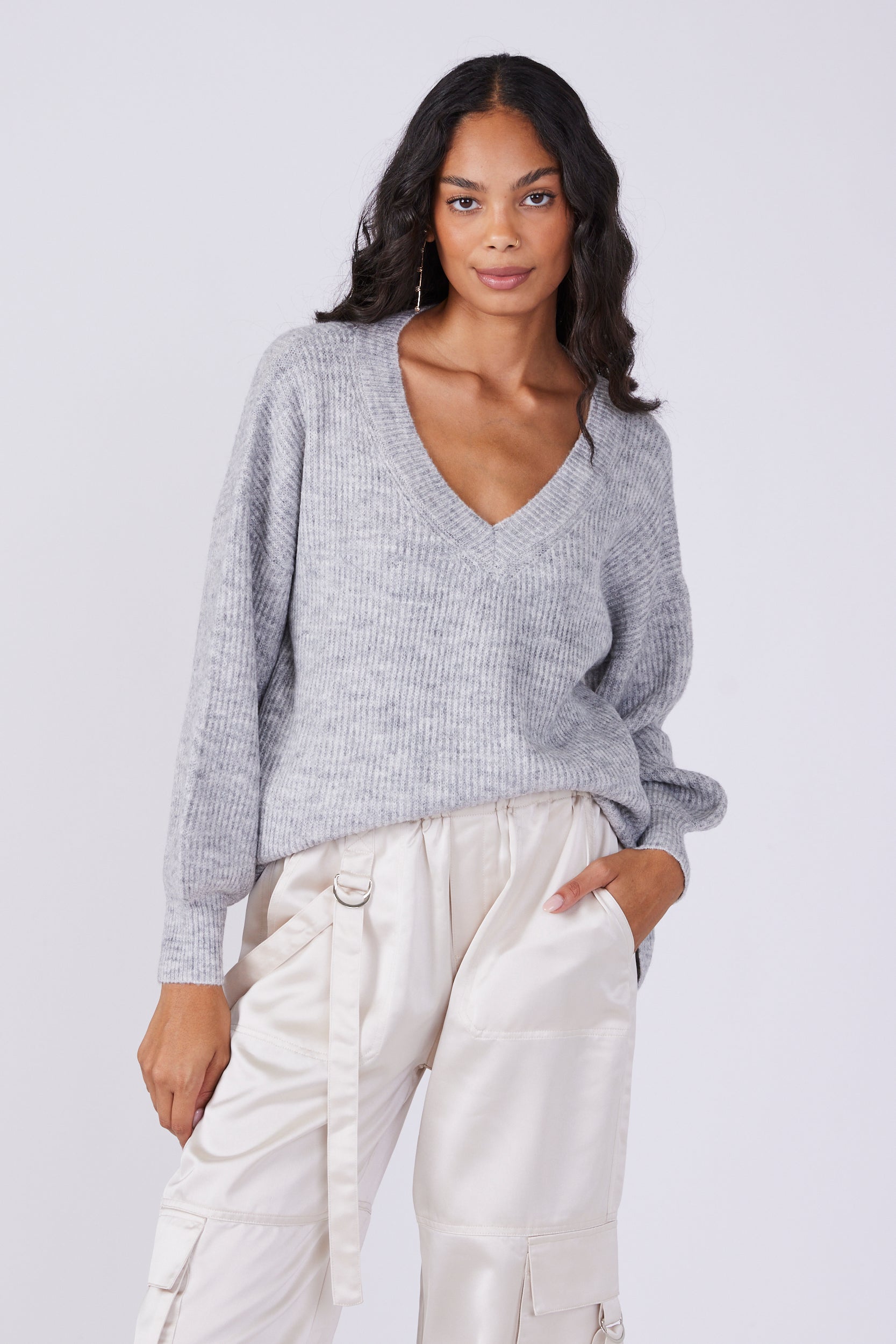 Lyra V Neck Sweater - fab'rik