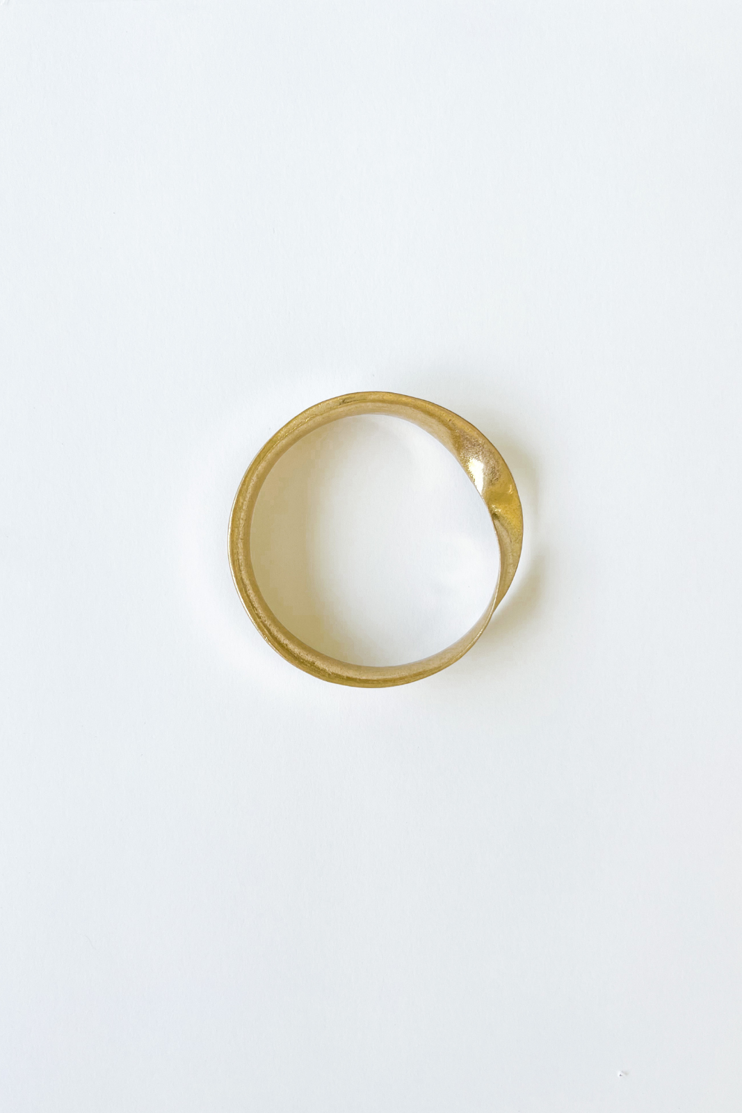 Lyla Bangle Twist Bracelet - fab'rik