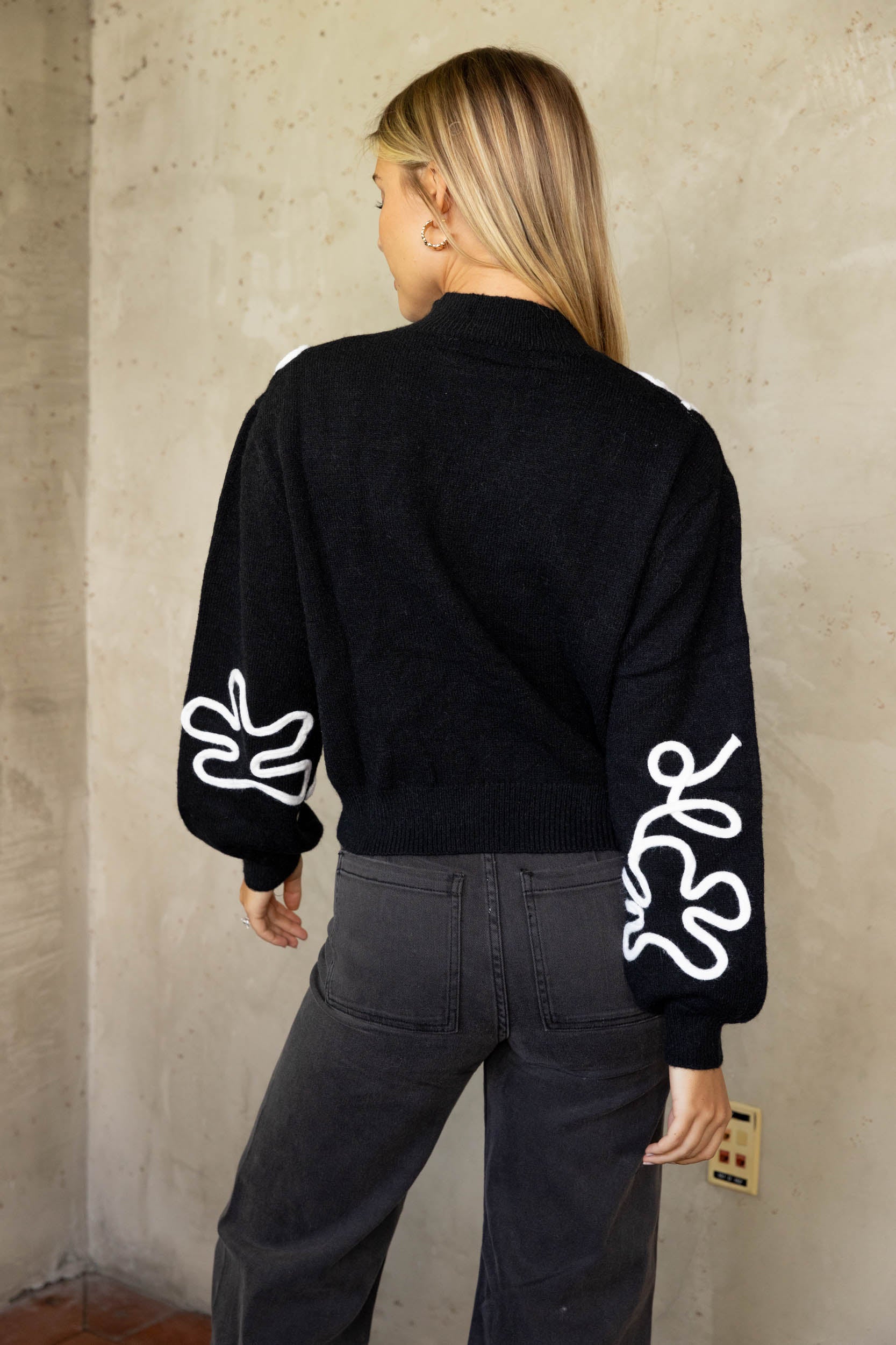 Kourt Flower Embroidered Sweater - fab'rik