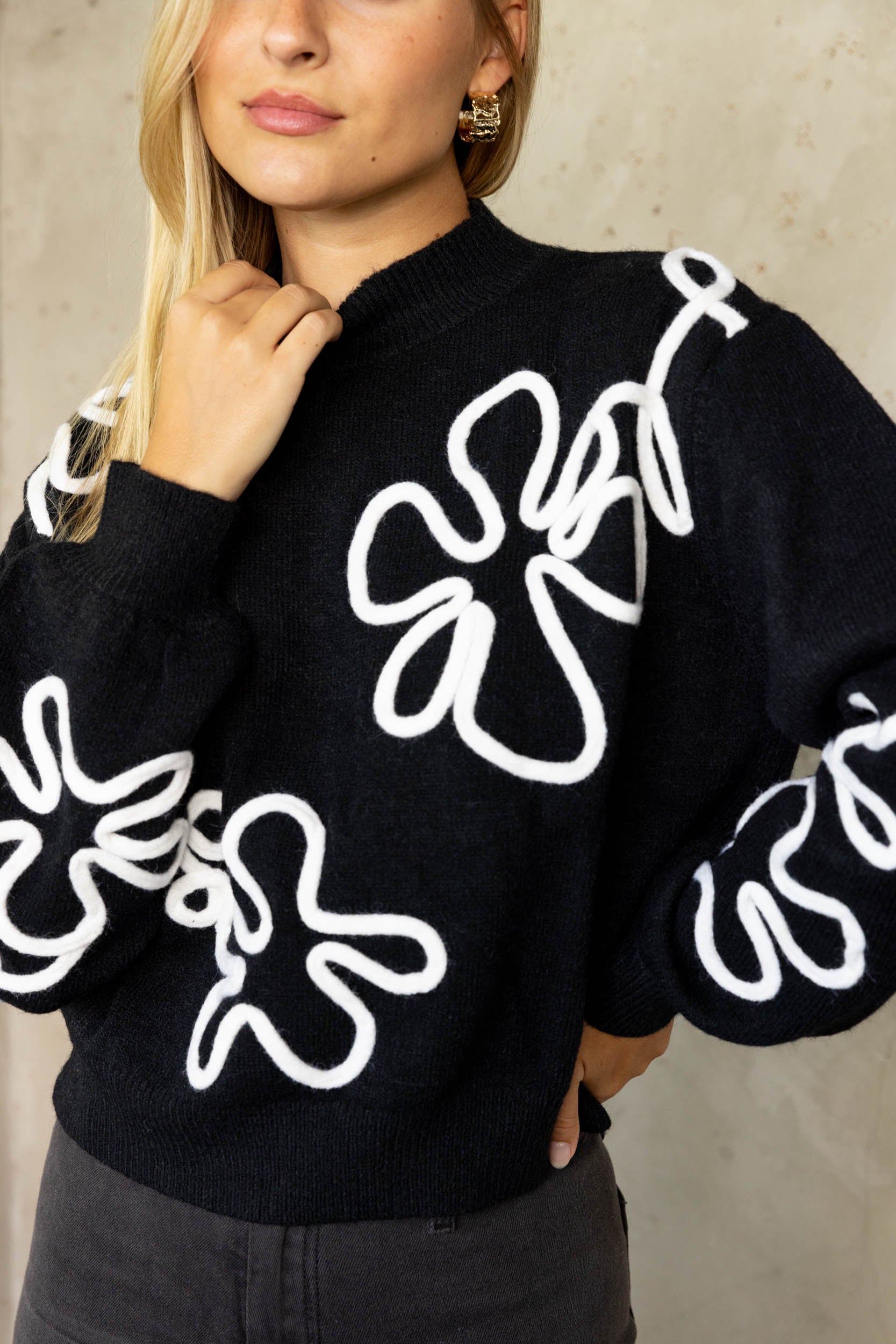 Kourt Flower Embroidered Sweater - fab'rik