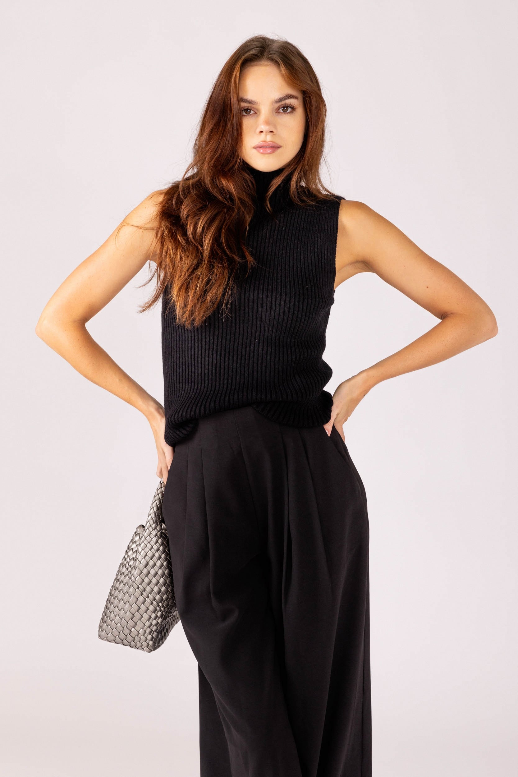 Kloe Sleeveless Sweater - fab'rik
