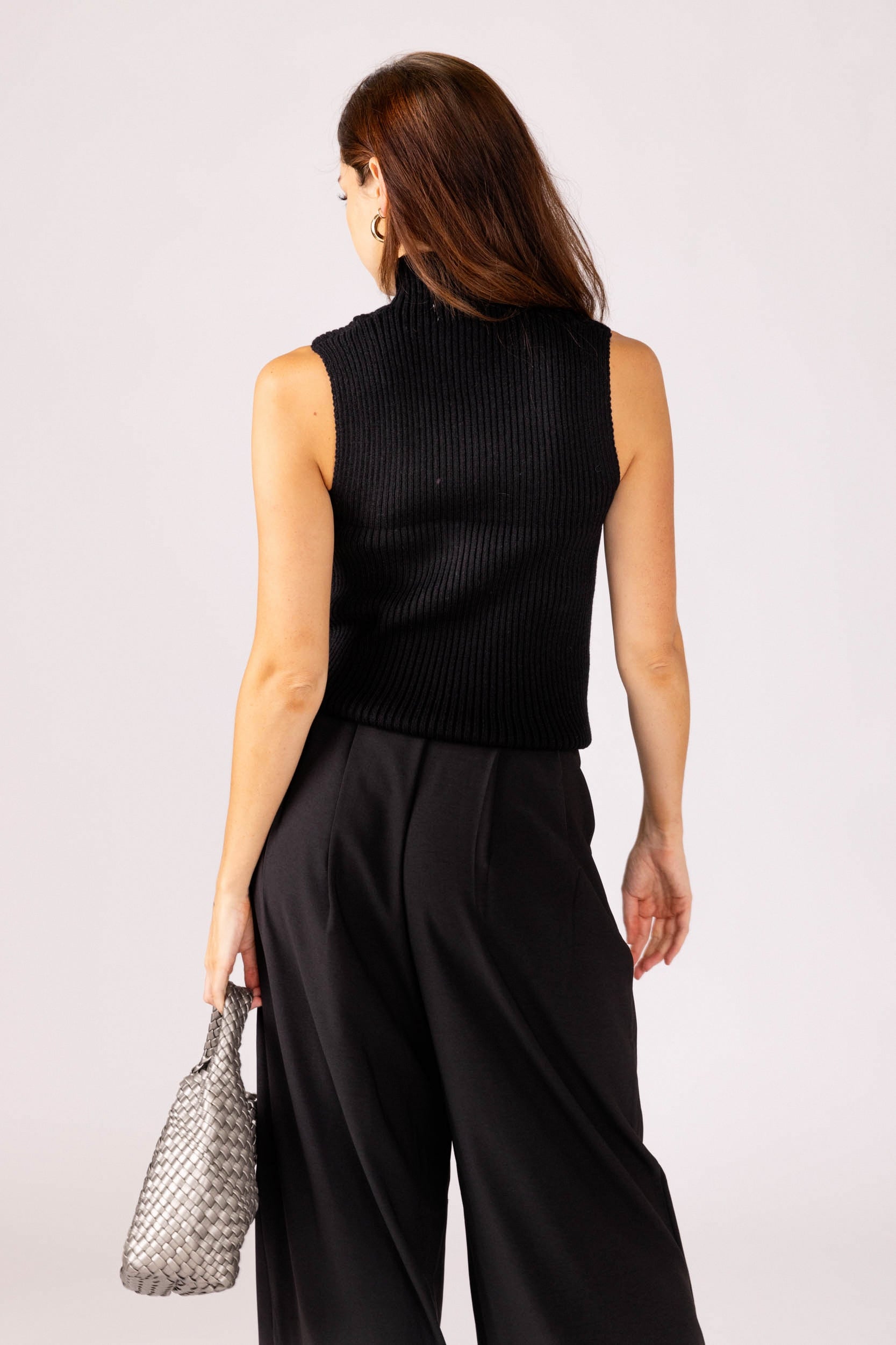 Kloe Sleeveless Sweater - fab'rik