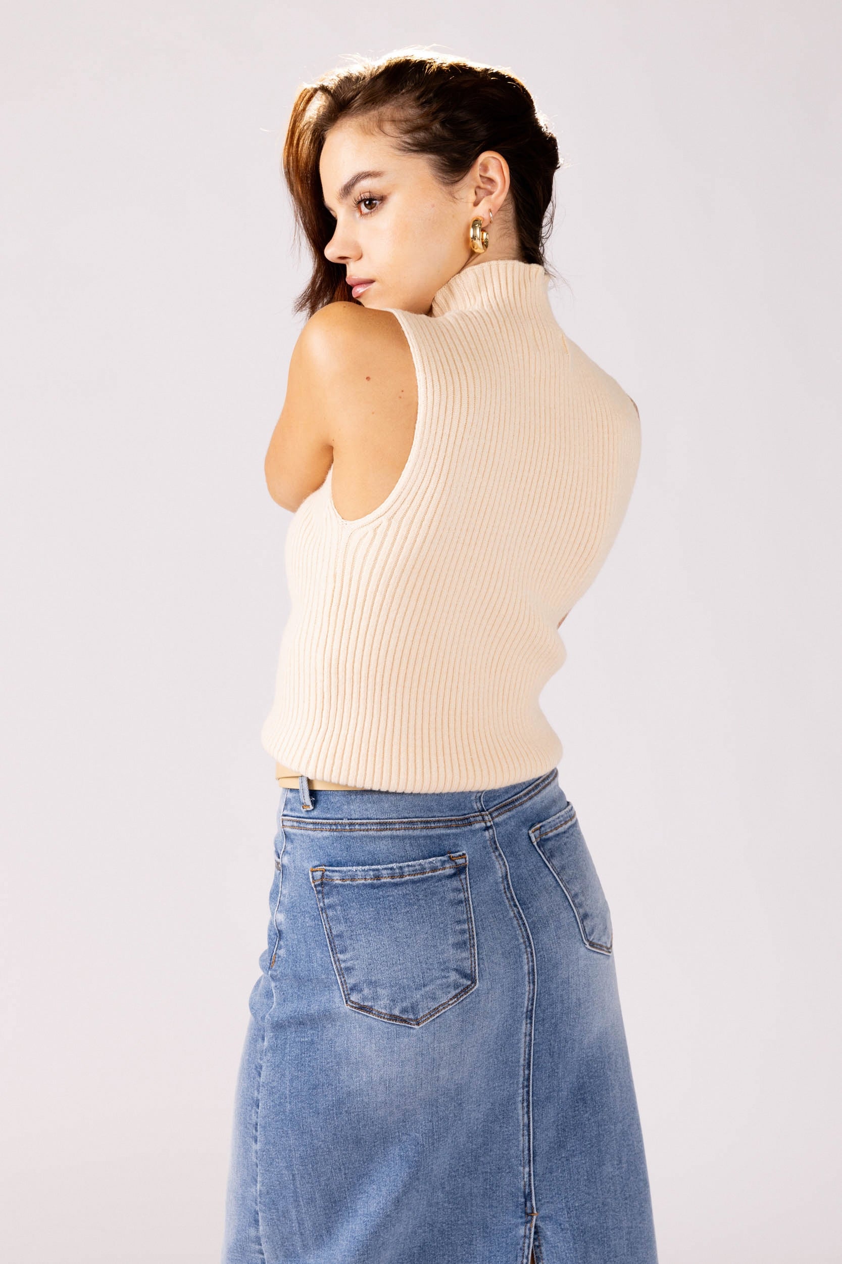 Kloe Sleeveless Sweater - fab'rik