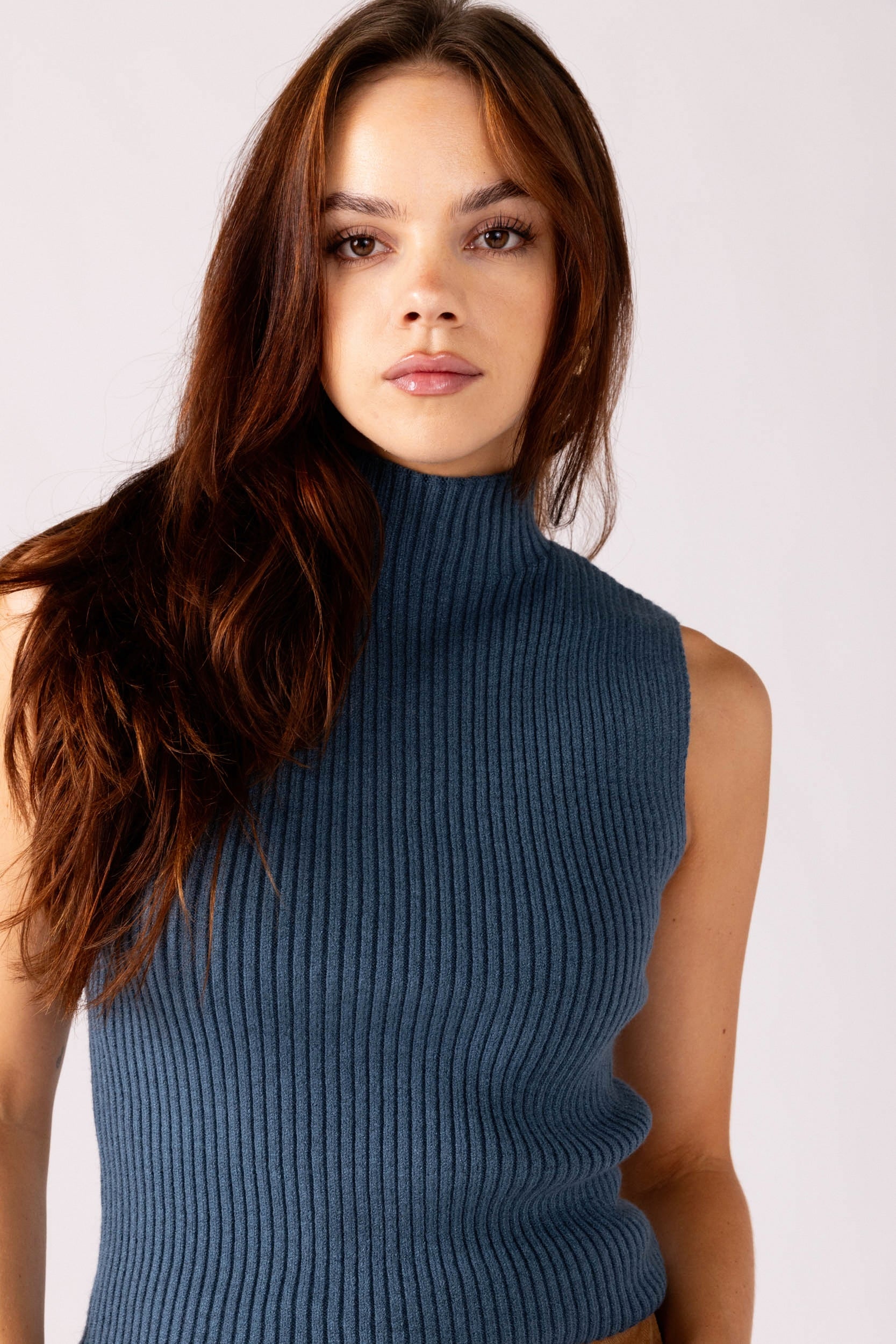 Kloe Sleeveless Sweater - fab'rik