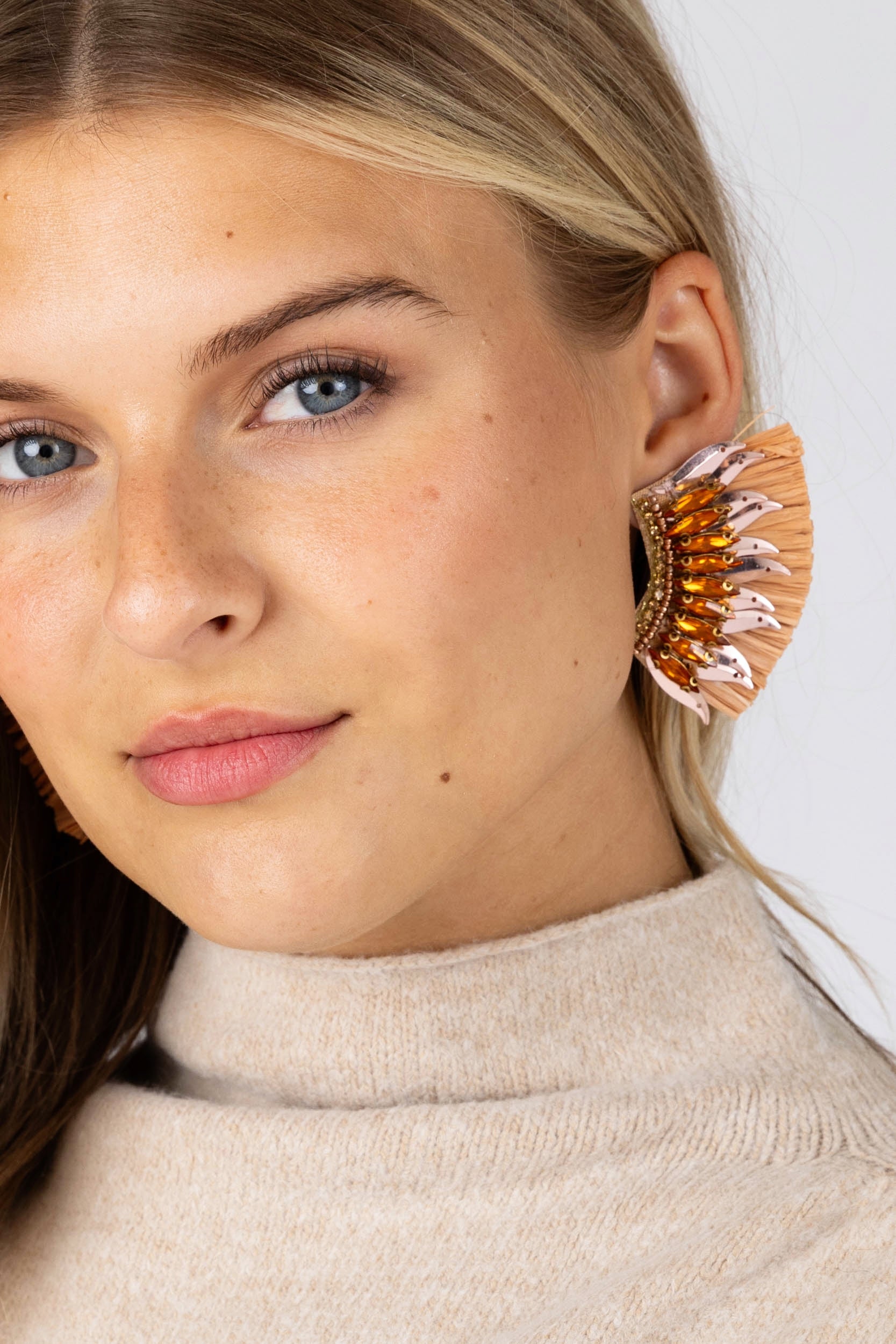 Suzie Raffia Wing Earring - fab'rik