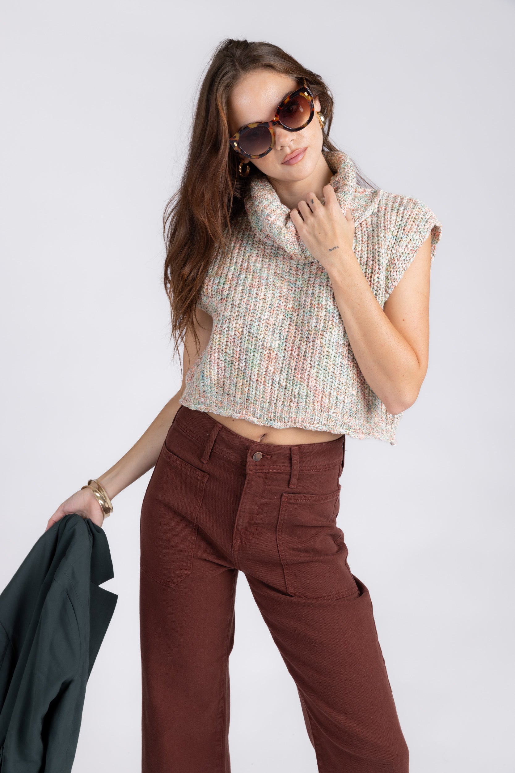 Levi Sleeveless Turtleneck Sweater - fab'rik
