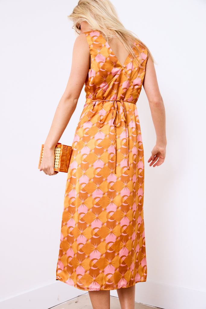 Riley V Neck Midi Dress - fab'rik