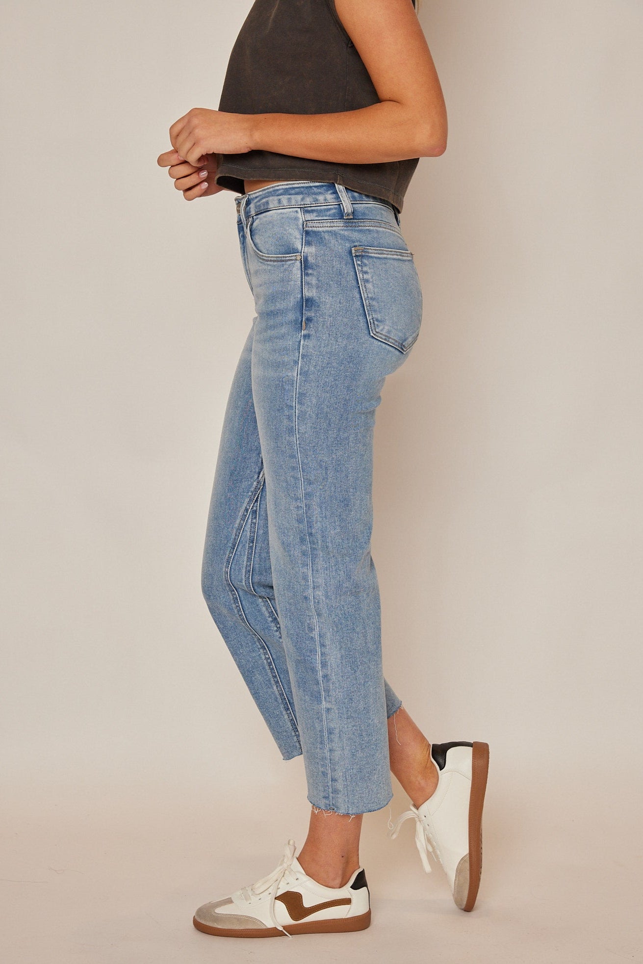 Maxwell Risen Mid Rise Detailed Ankle Flare Jeans