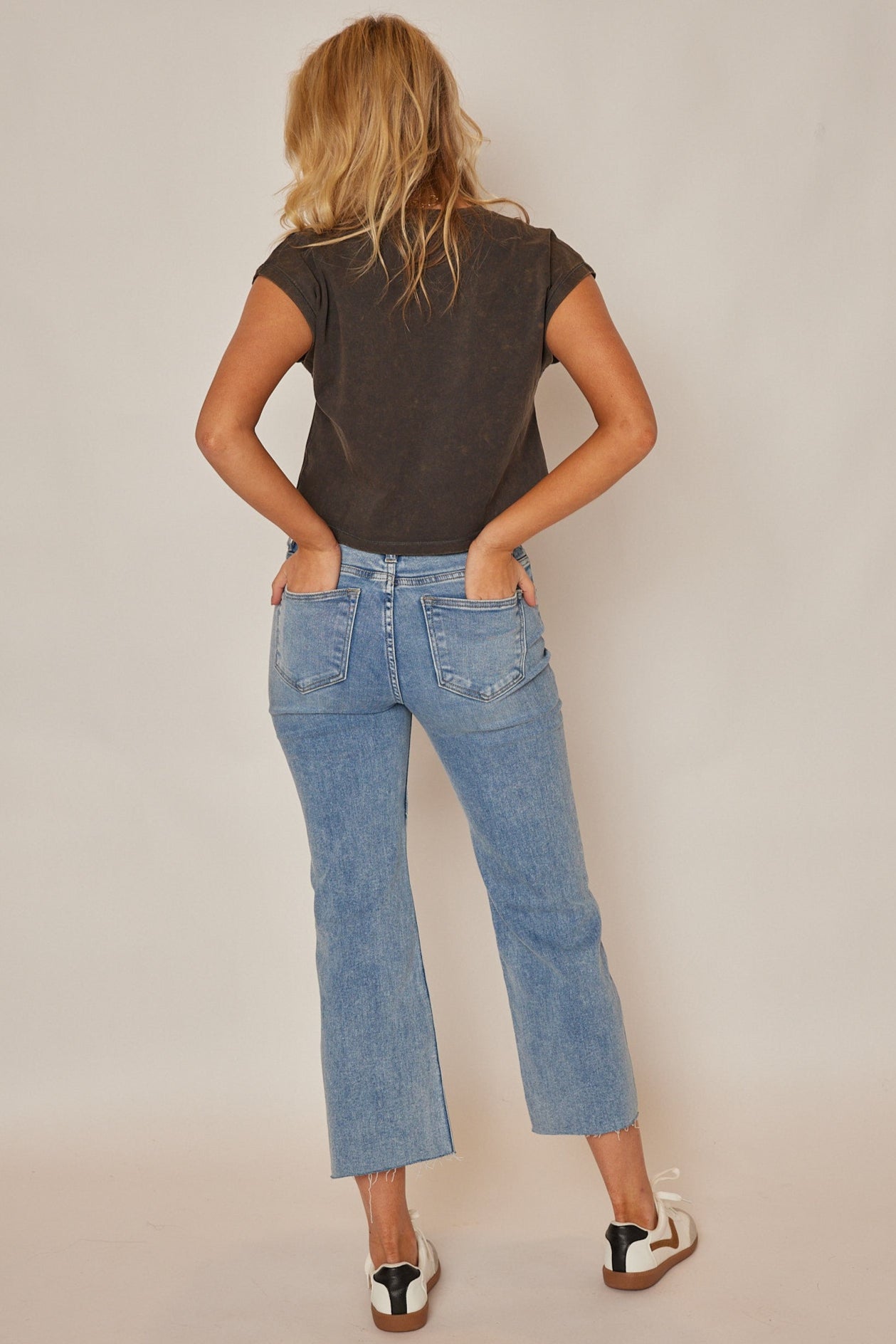 Maxwell Risen Mid Rise Detailed Ankle Flare Jeans