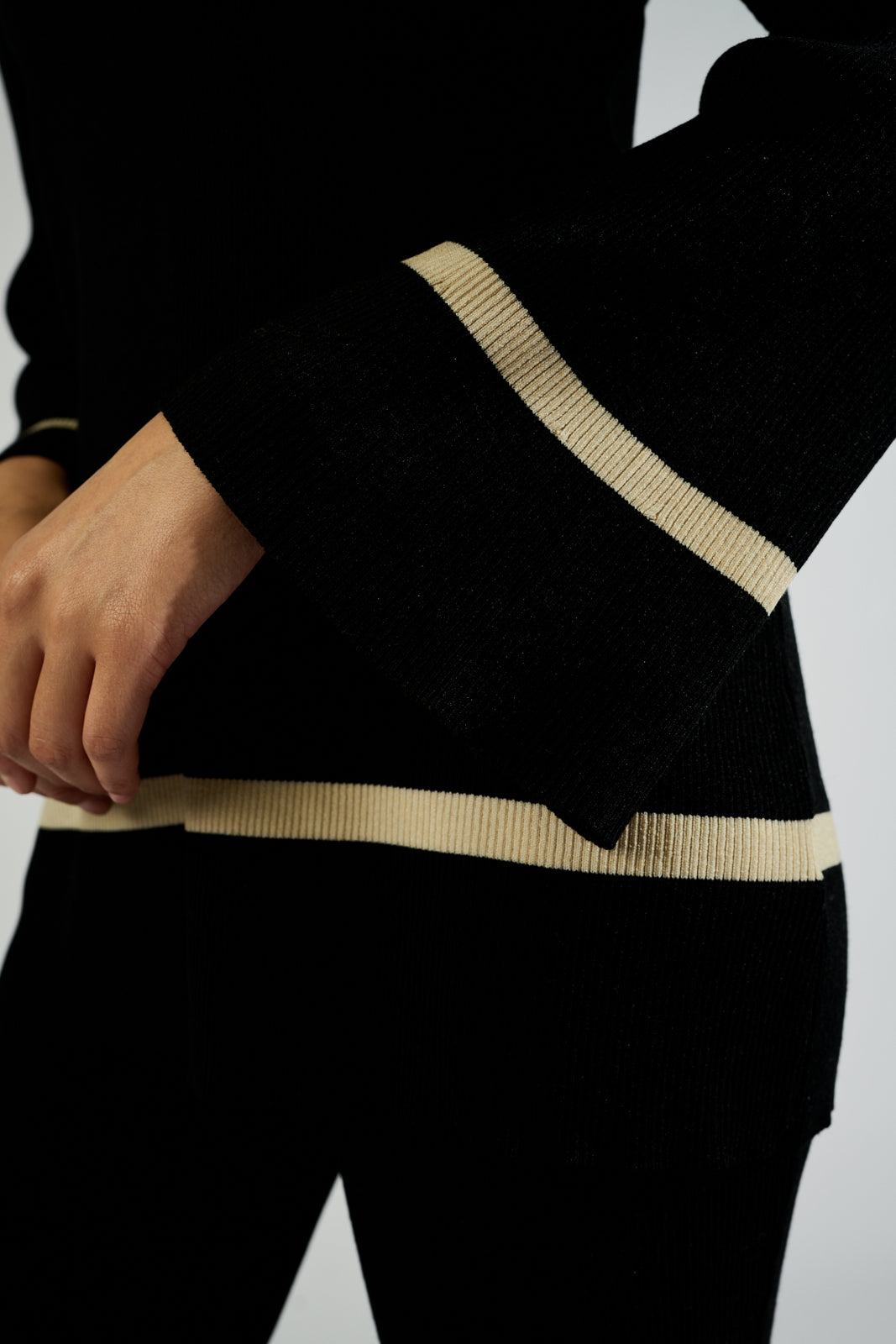 Blaire V Neck Sweater - fab'rik