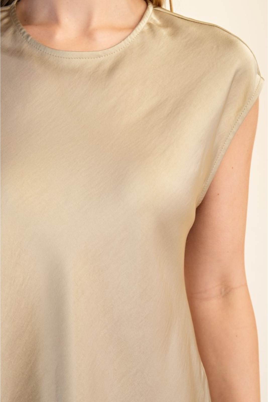 Joyce Muscle-Sleeve Blouse