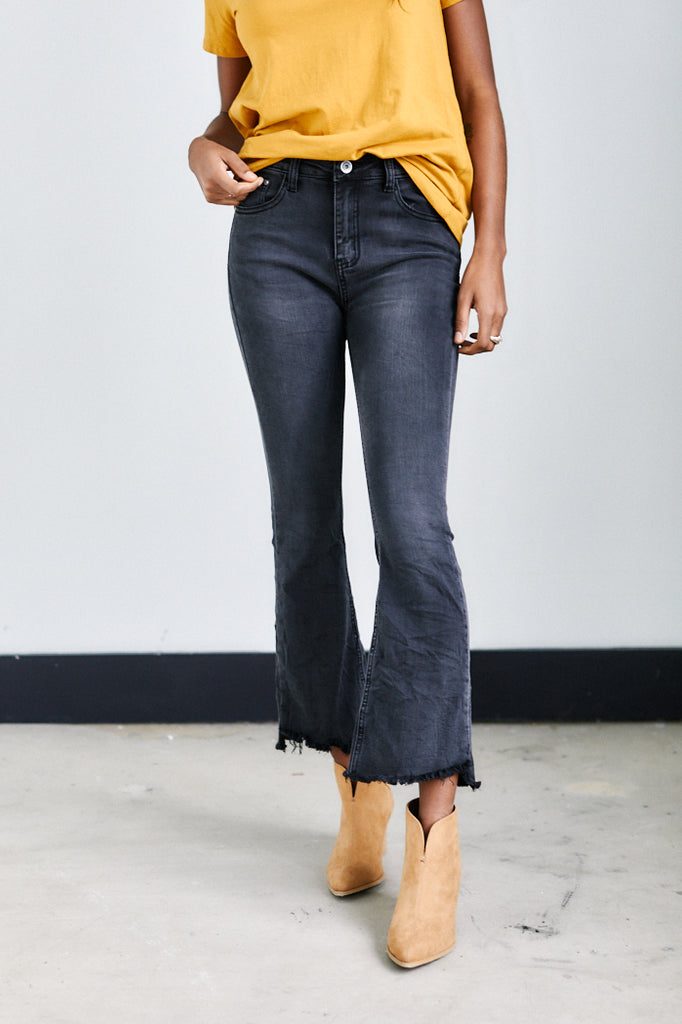 Mila Crop Flare Jeans - fab'rik