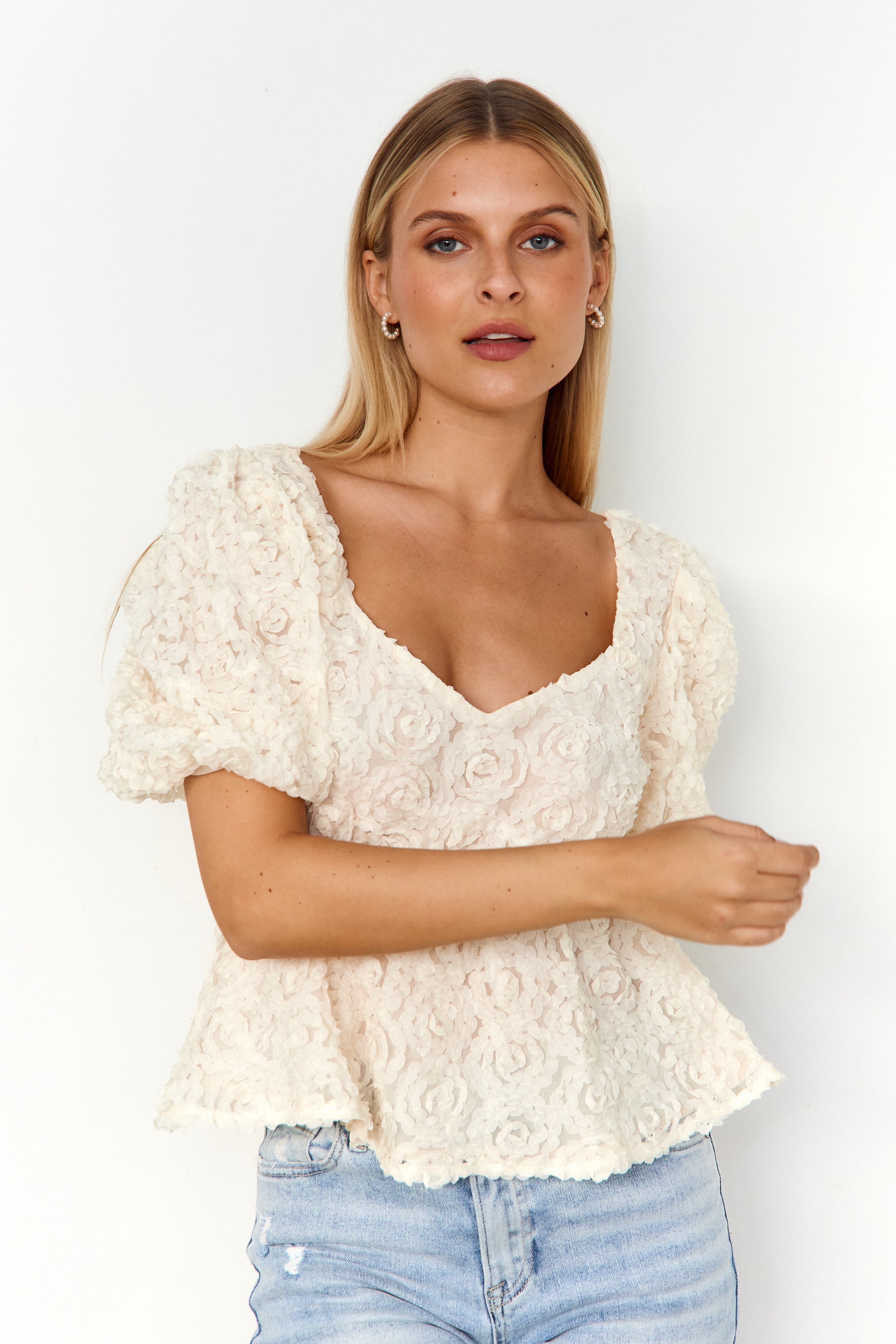 Lucy Sweetheart Peplum Lace Top - fab'rik
