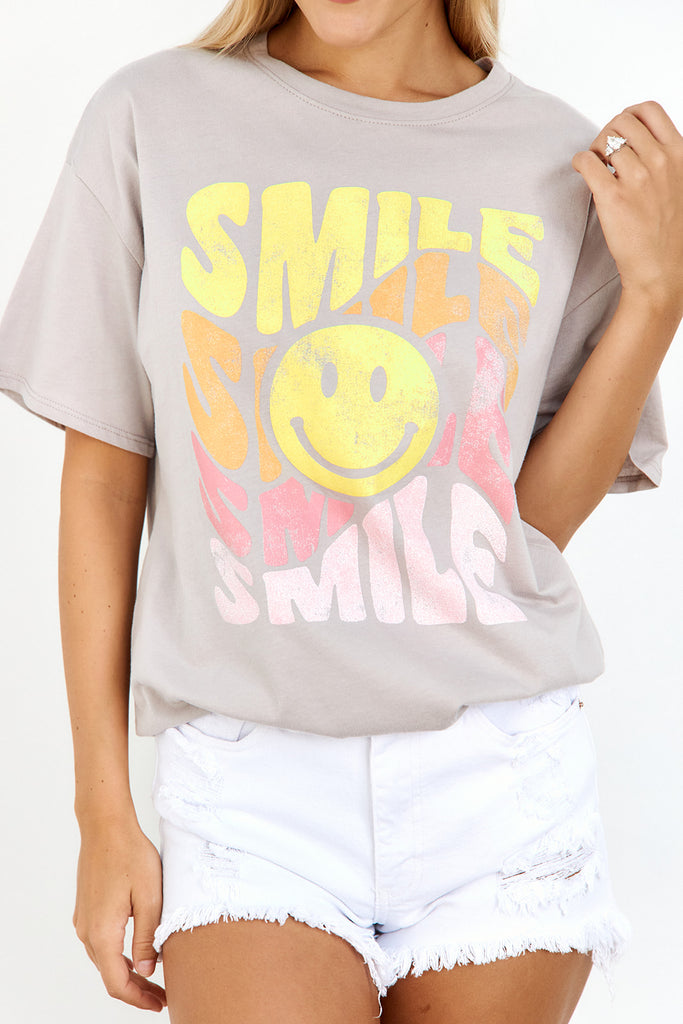 Smiley Graphic Tee - fab'rik