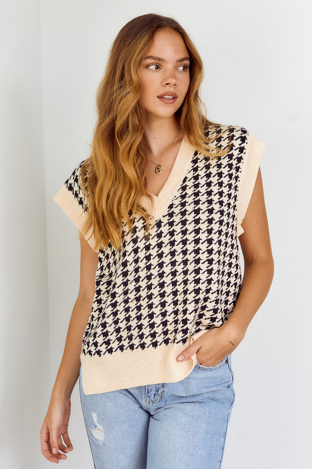 Laine Herringbone Short Sleeve Sweater - fab'rik