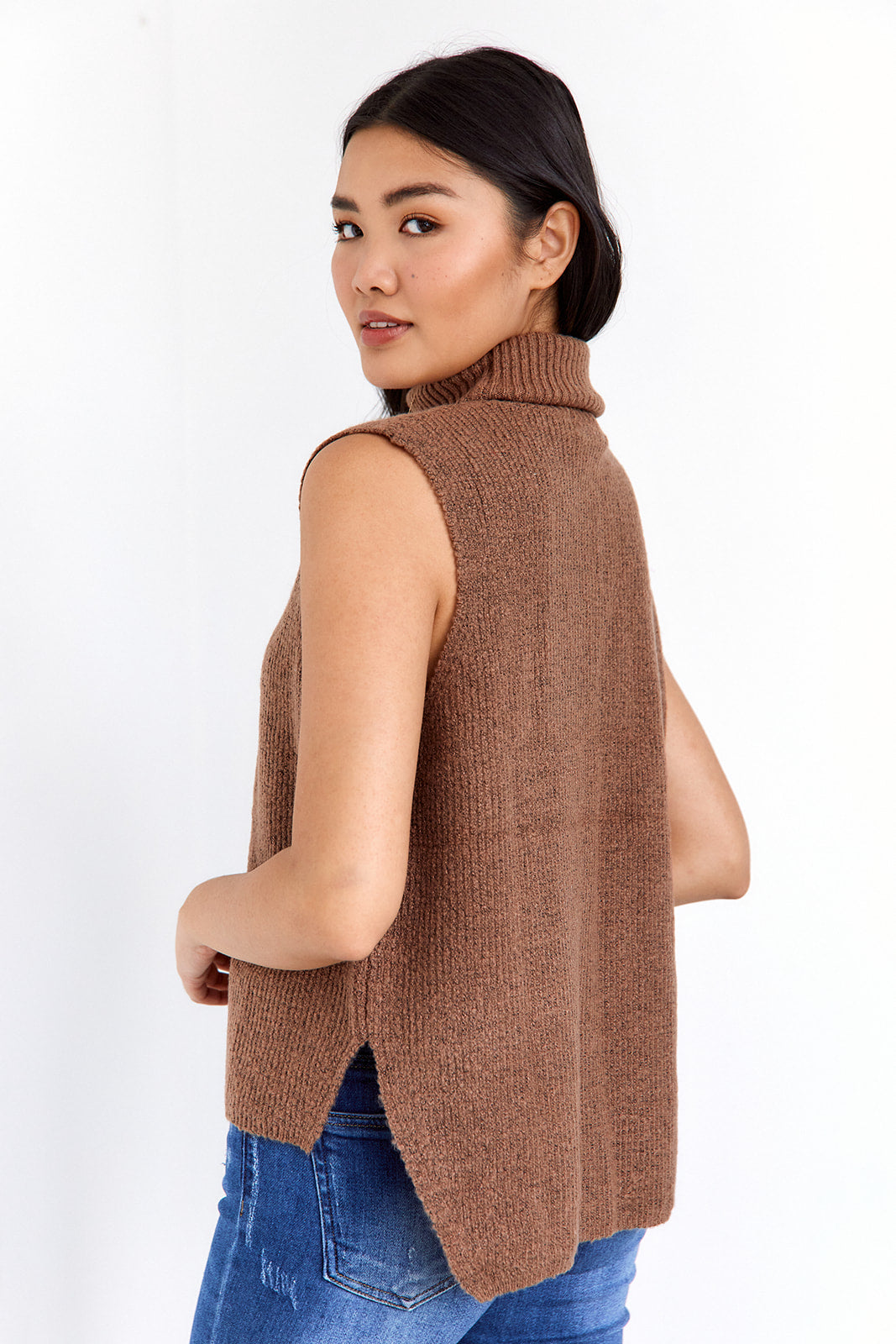 Avianna Sleeveless Sweater - fab'rik