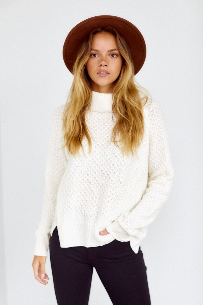 SALE - Walla Turtleneck Sweater - fab'rik