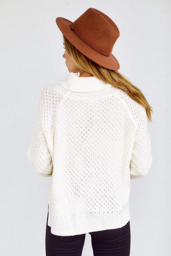 SALE - Walla Turtleneck Sweater - fab'rik
