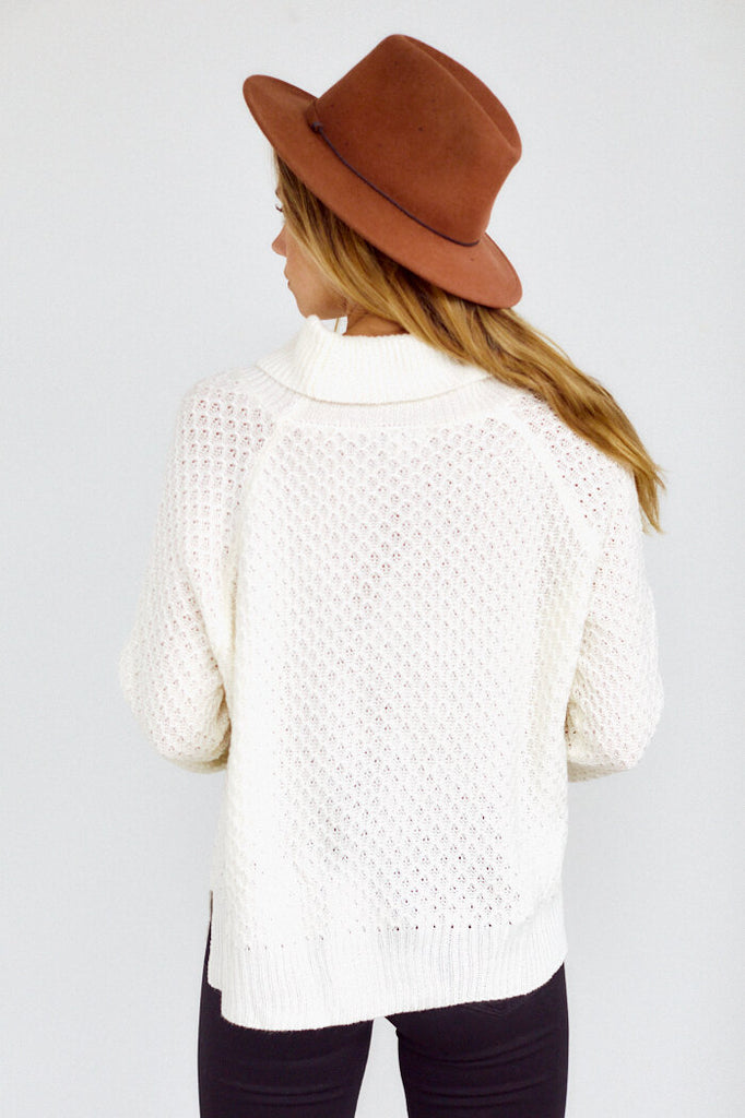 SALE - Walla Turtleneck Sweater - fab'rik