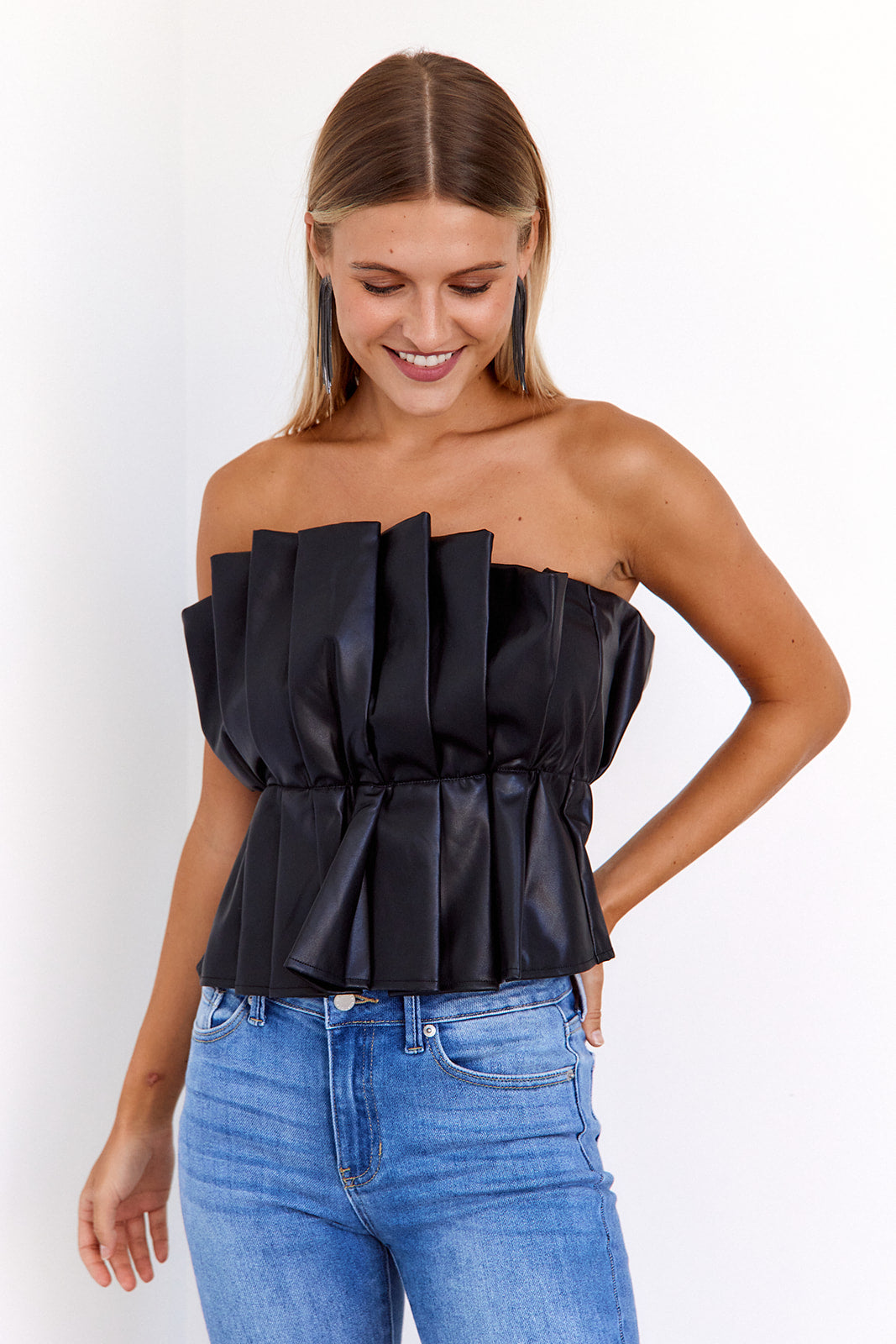 Aivella Sleeveless Pleated Top - fab'rik