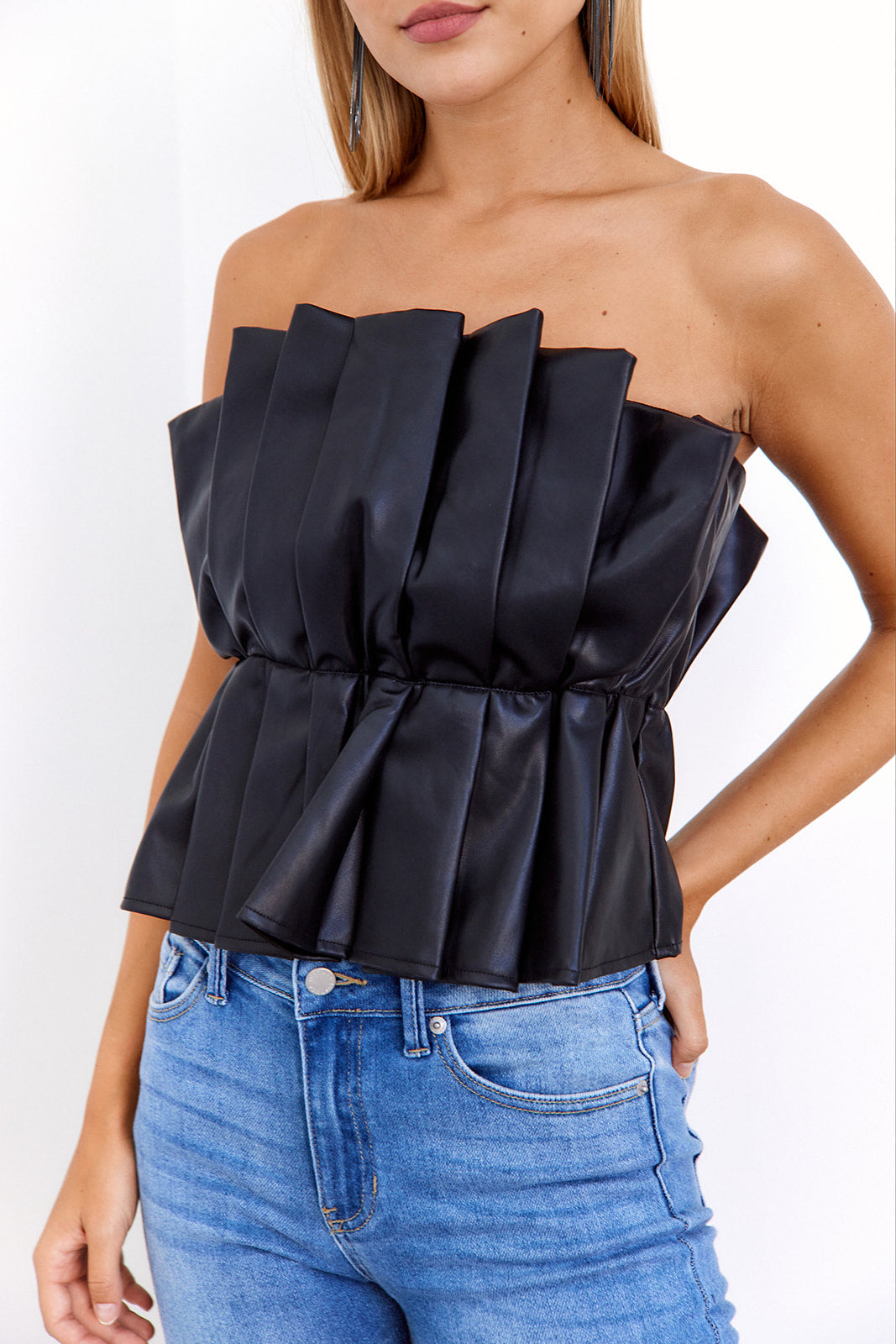 Aivella Sleeveless Pleated Top - fab'rik