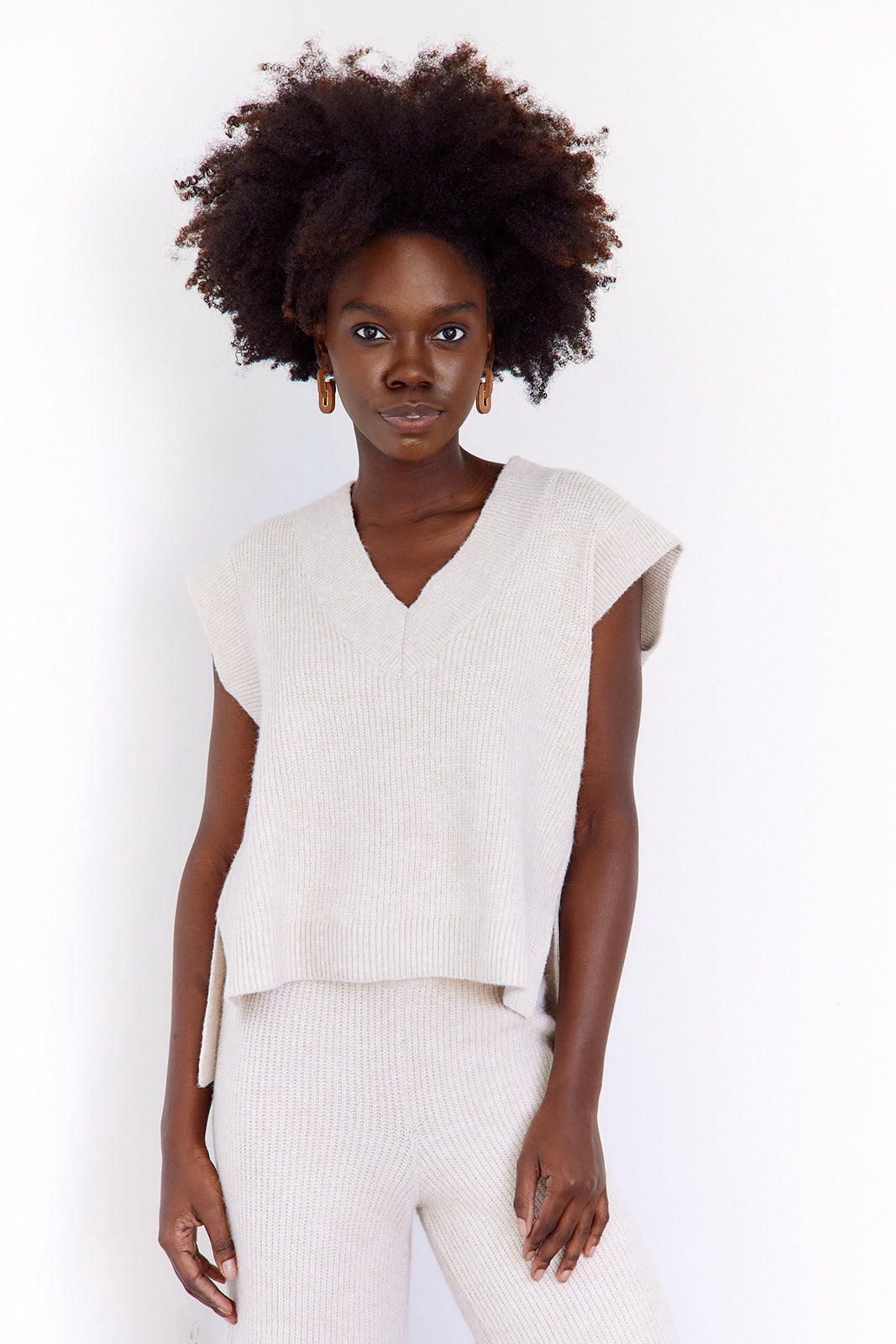 Isla Sleeveless Sweater Top - fab'rik