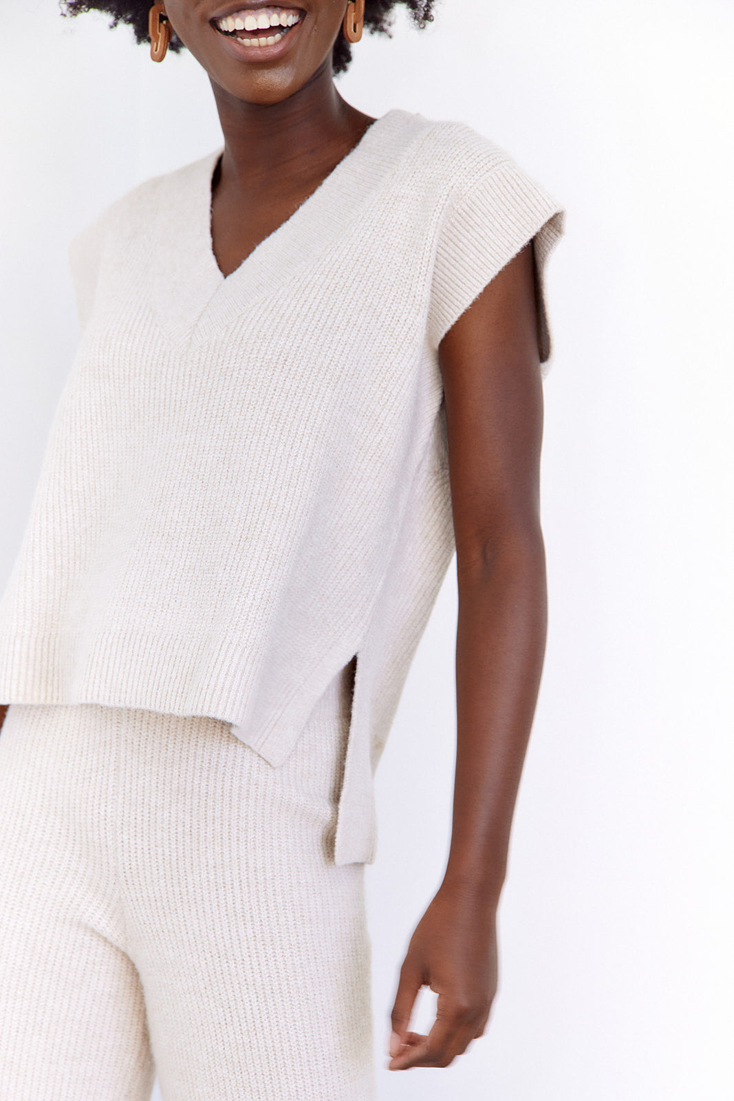 Isla Sleeveless Sweater Top - fab'rik