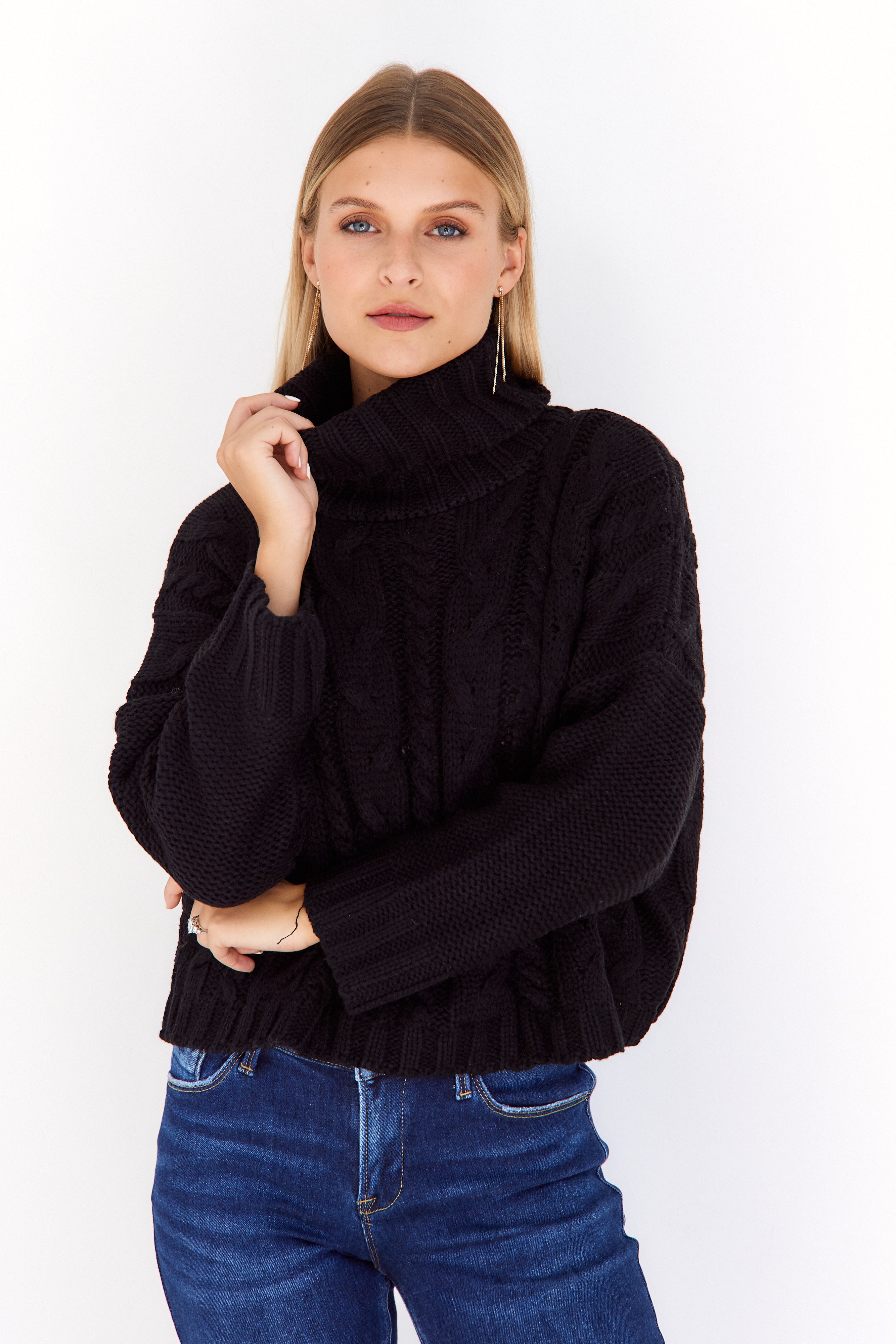 Sonora Cableknit Turtle Neck Sweater - fab'rik