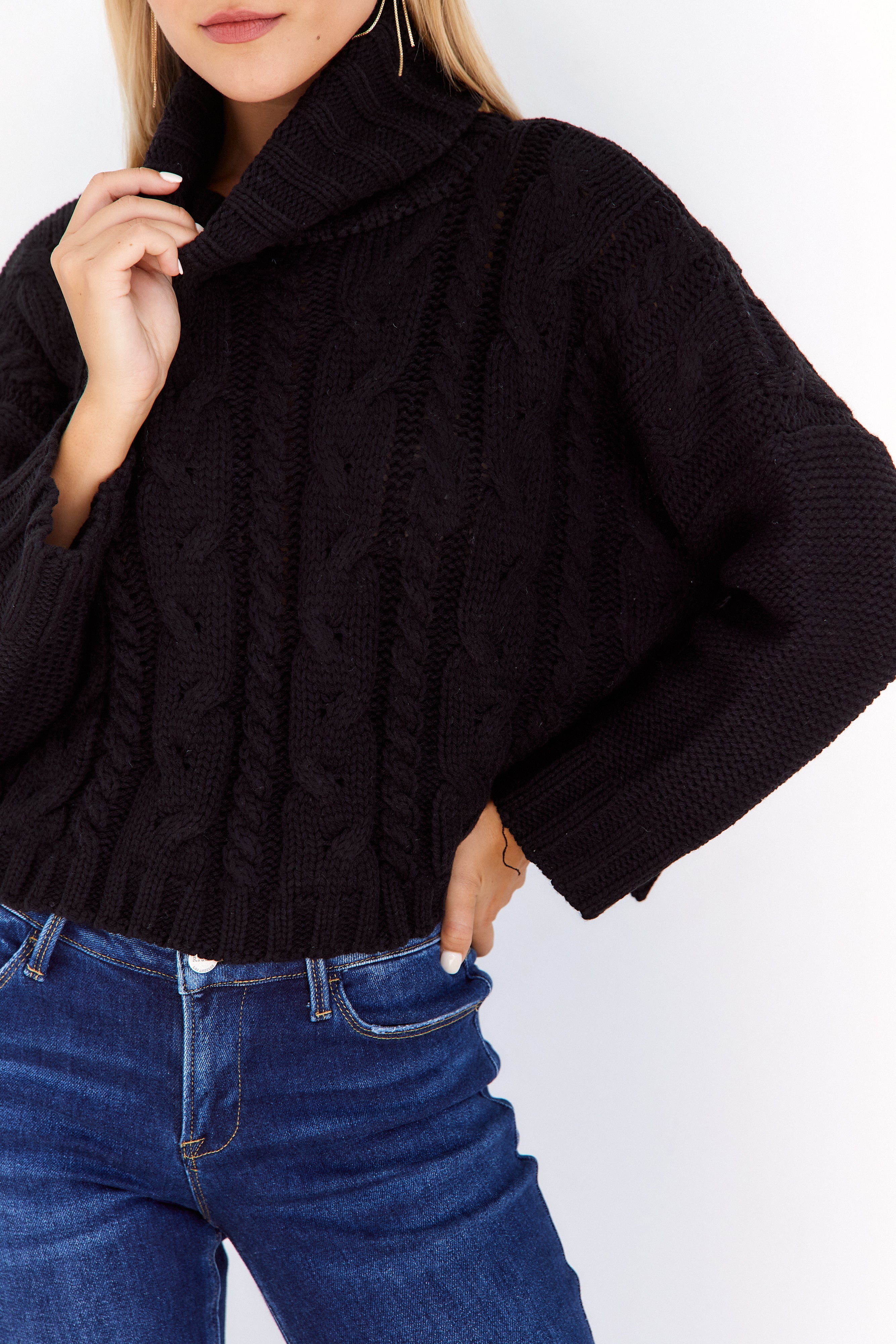 Sonora Cableknit Turtle Neck Sweater - fab'rik