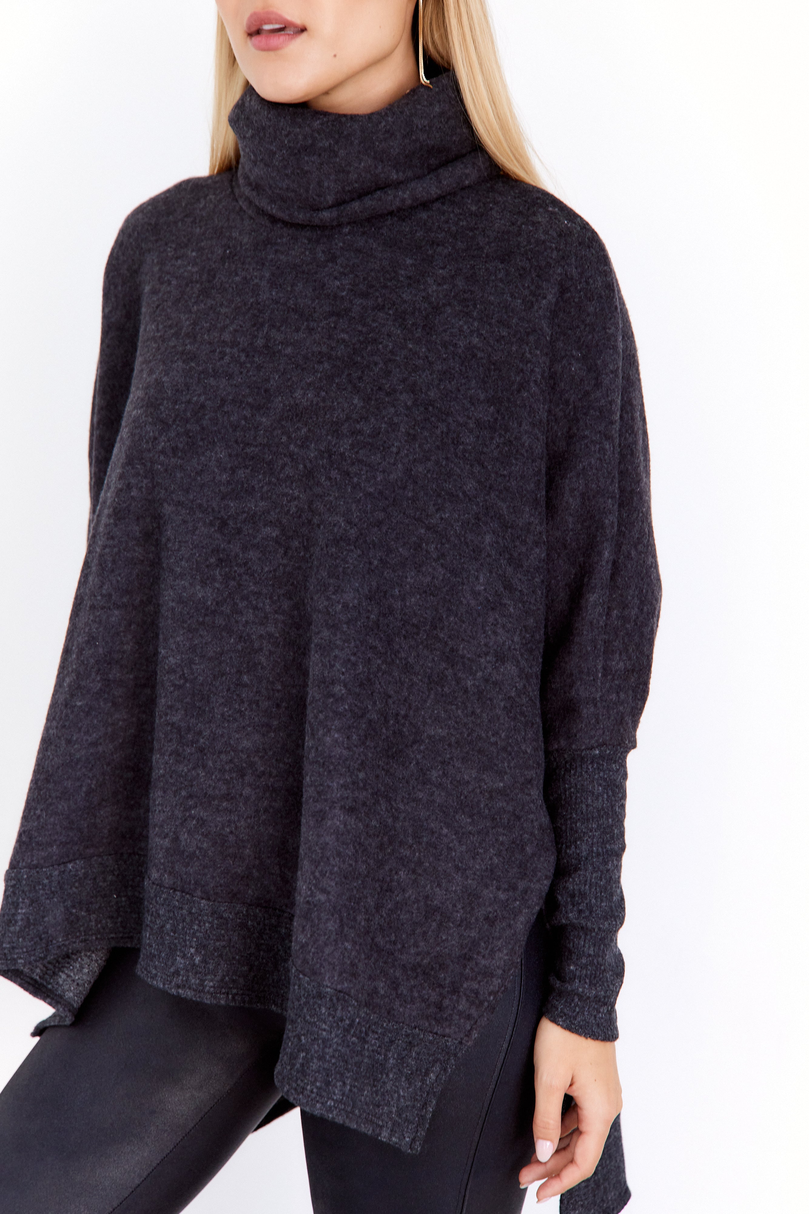 Correa Ribbed Hem Turtleneck Sweater - fab'rik