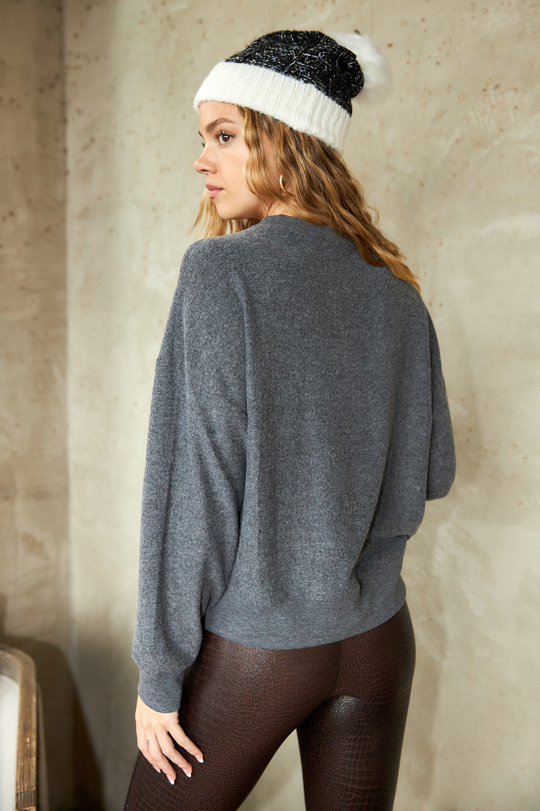 Z Supply Elle Champagne Sweatshirt - fab'rik