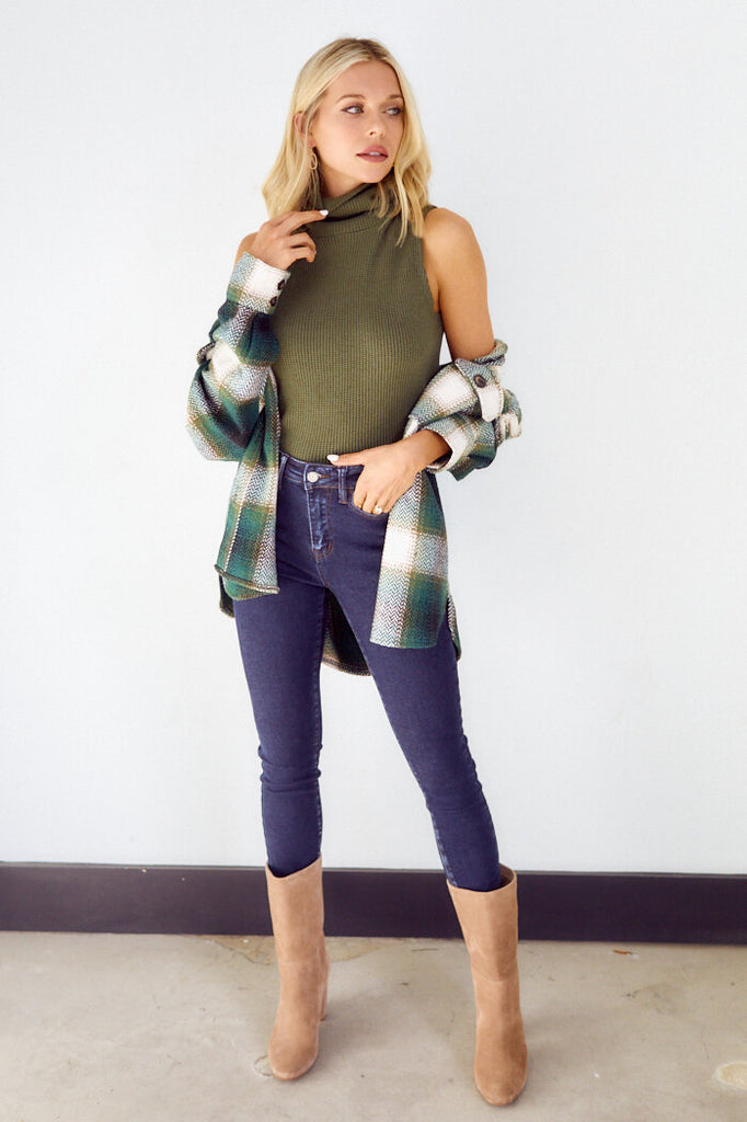 SALE - Zane Sleeveless Turtleneck Sweater - fab'rik