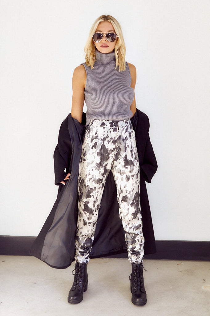 SALE - Rozie Ribbed Sleeveless Turtleneck Sweater - fab'rik