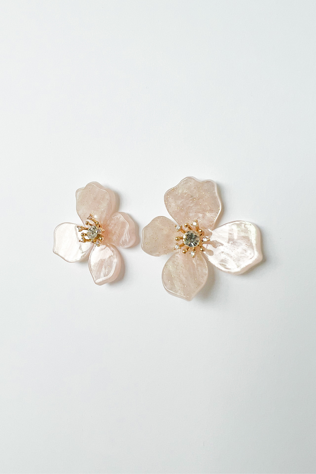 Becca Acrylic Flower Earrings - fab'rik