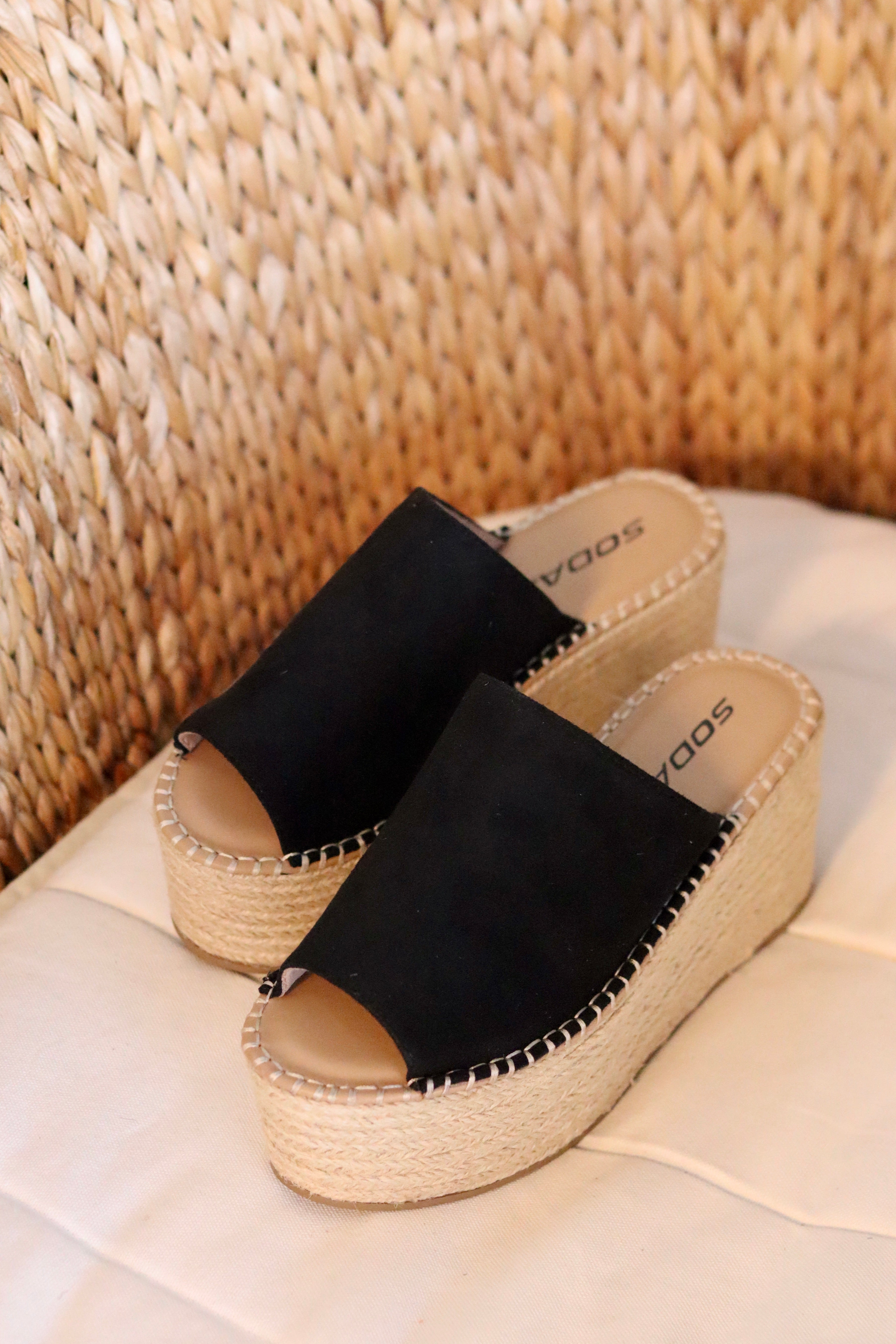 Saylor Platform Slide Sandal - fab'rik