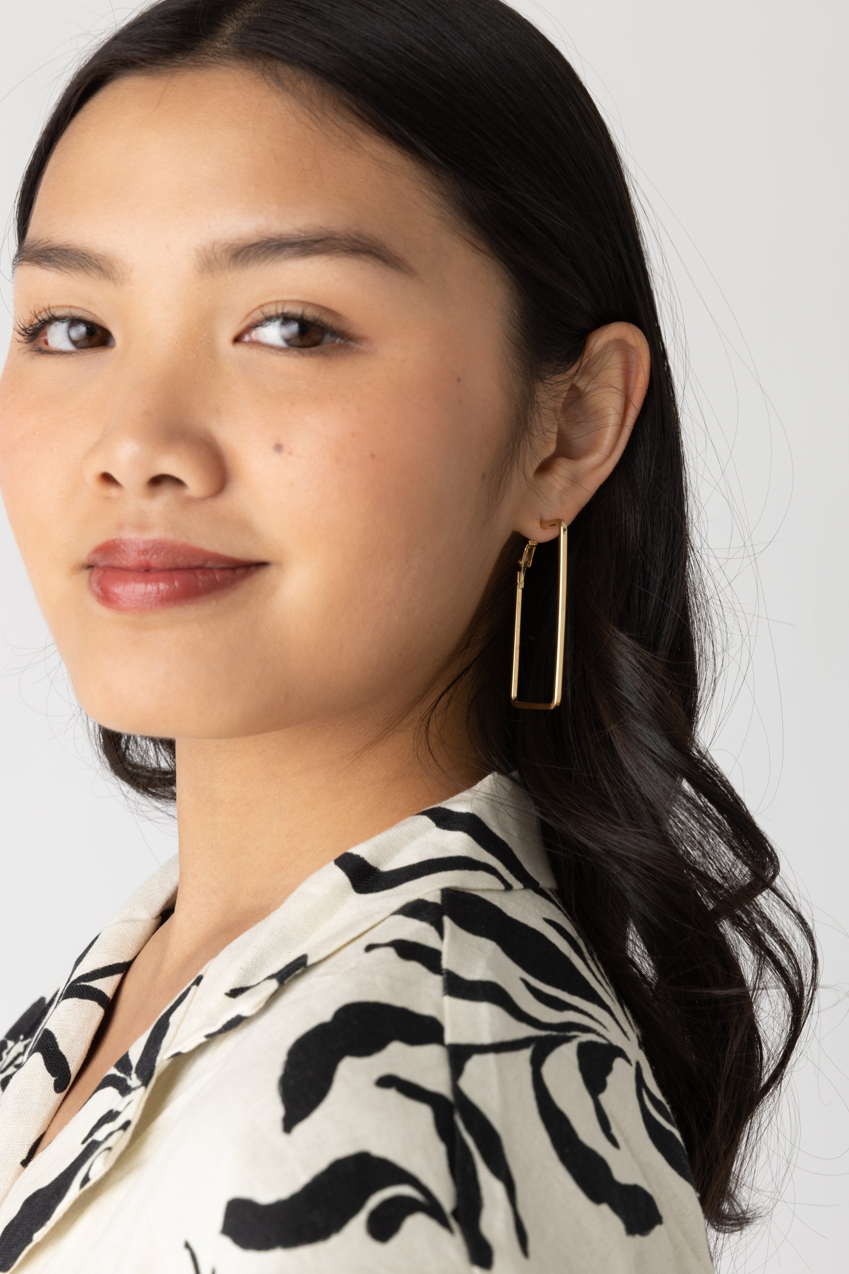 Essie Rectangular Hoop Earrings - fab'rik