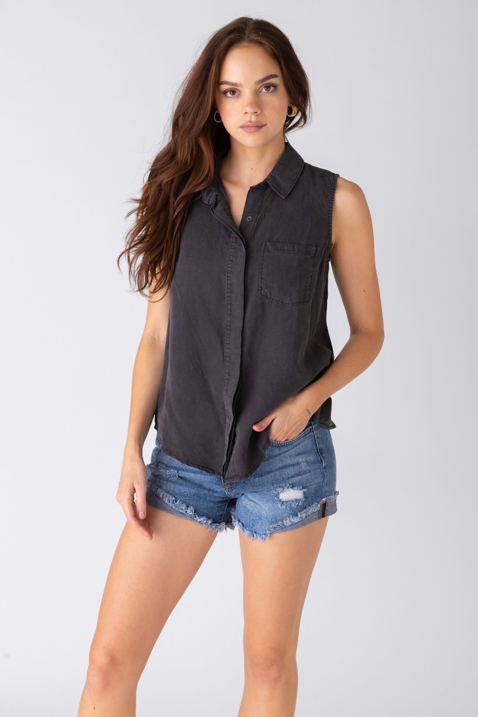 Holly Sleeveless Button Down Shirt - fab'rik